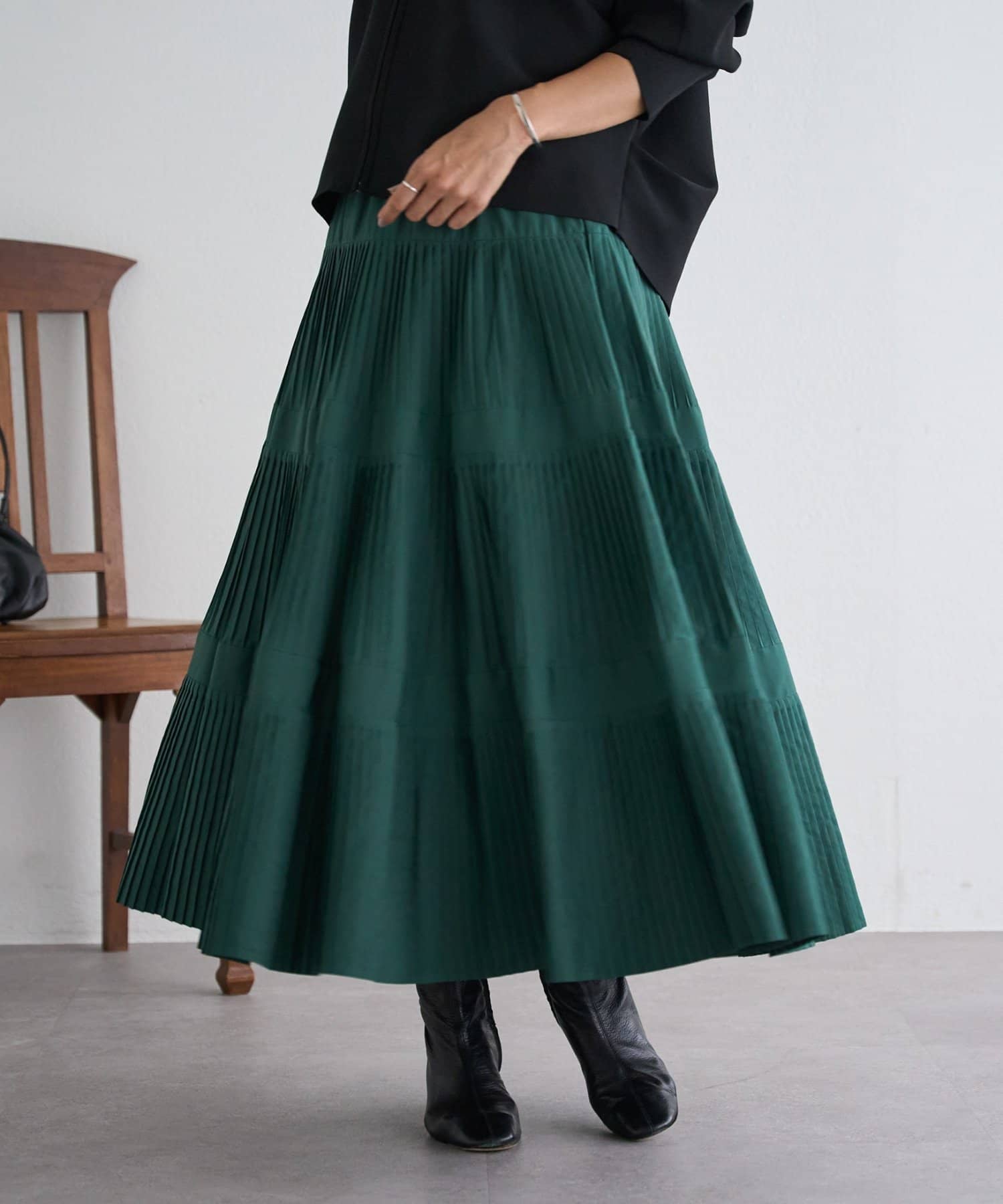 ダークグリーン